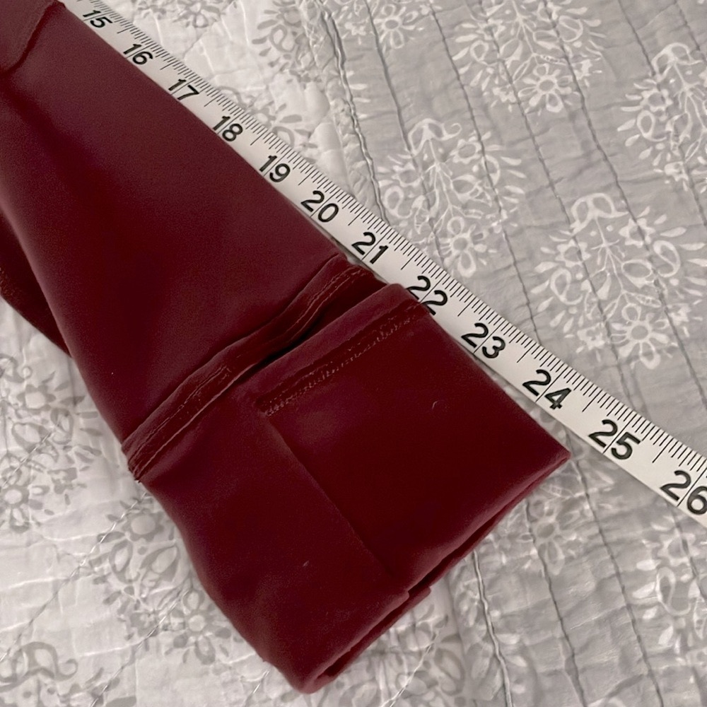 Lululemon Define Jacket
Red Merlot Size 6 - Picture 11 of 12